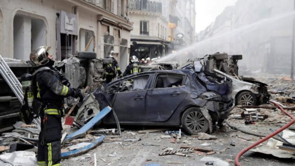 Paris 'gas explosion' kills three in city centre