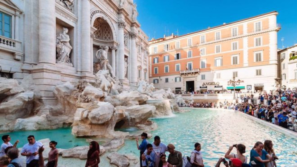 Rome city council and Church row over coins from Trevi fountain