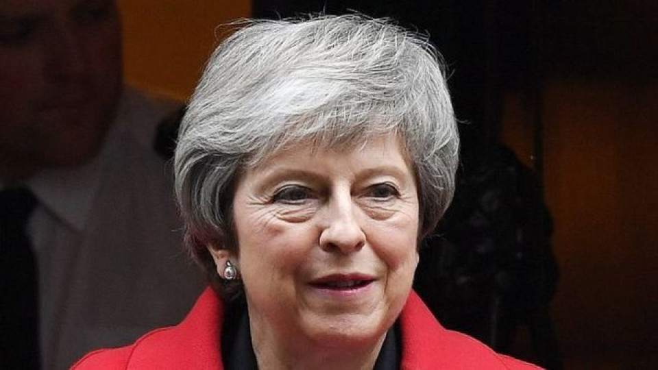 Brexit: Theresa May pushes for cross-party consensus