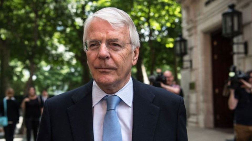 Brexit: Theresa May should become mediator, says Sir John Major