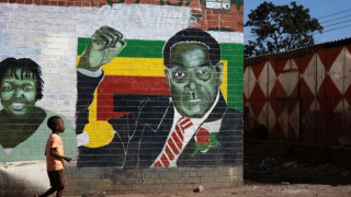 Zimbabwe's Mugabe 'lost $1m in stolen briefcase'