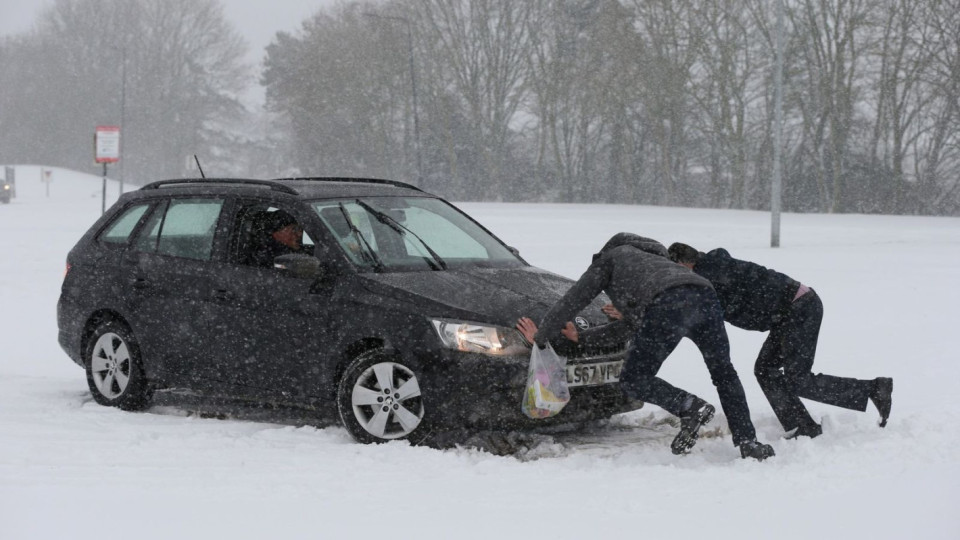 BREAKING   UK weather: Temperatures plunge to -15.4C as more snow forecast