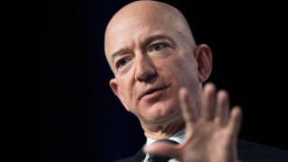 Jeff Bezos: Amazon boss accuses National Enquirer of blackmail