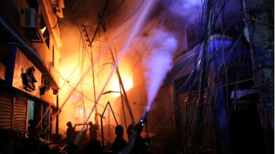 Deadly fire sweeps historic Dhaka district