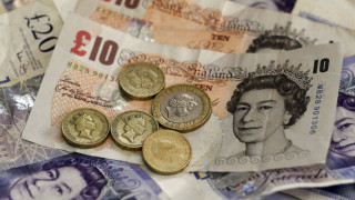 Brexit: Pound falls against euro and dollar as May warns of 'moment of crisis' over EU deal