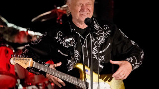 Dick Dale: the surf guitar king whose wave kept on rolling