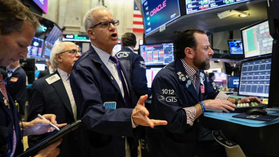 Markets drop sharply as fears of global slowdown intensify