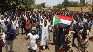 Sudan protests: heavy gunfire heard at anti-government rally