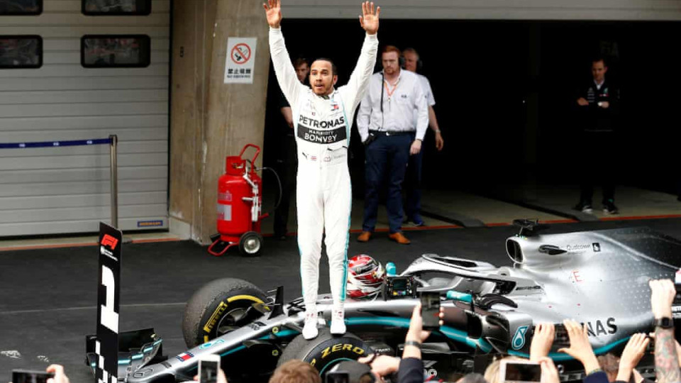 Lewis Hamilton cruises to secure sixth F1 Chinese Grand Prix