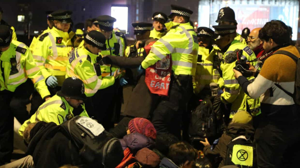 More than 100 people arrested in London climate change protests