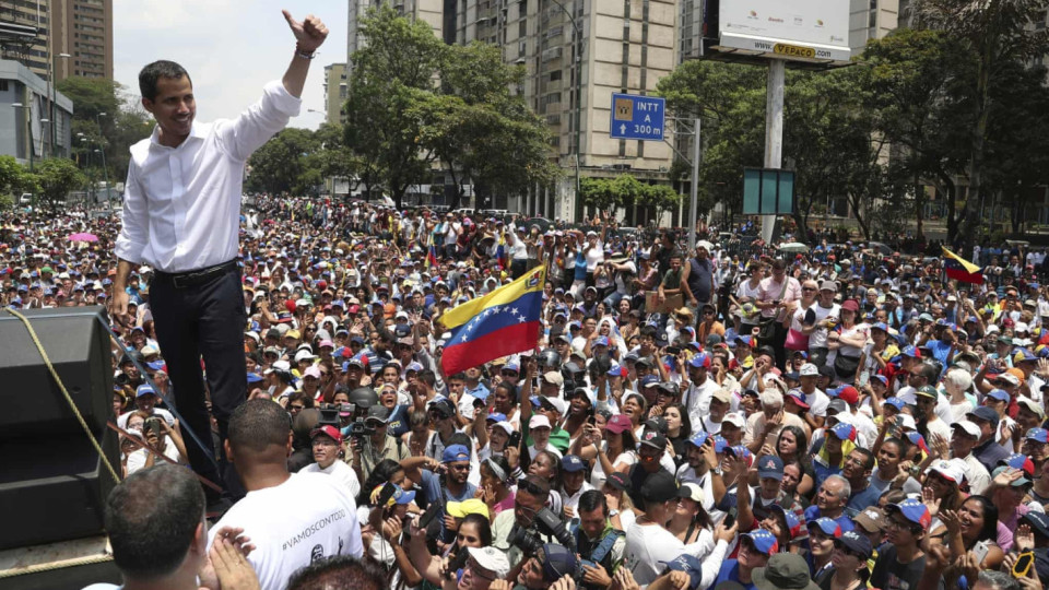 Venezuela: US doing everything short of ‘the ultimate’, says Trump as protests continue