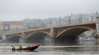 Seven dead and at least 21 missing after tourist boat capsizes in Budapest